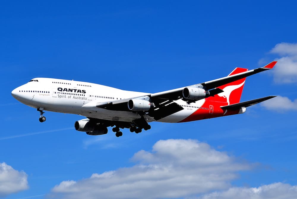 Boeing 747-438 - Qantas (VH-OJR)