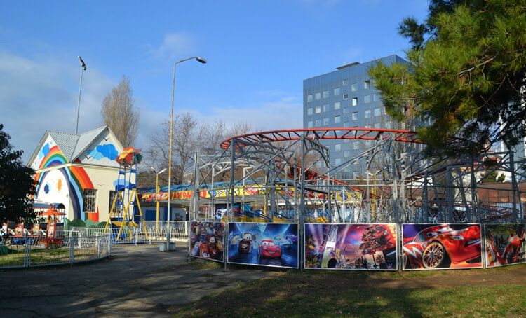 Городской парк аттракционов