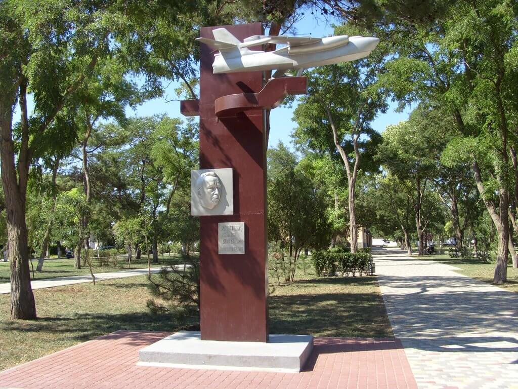 Памятник Корытину